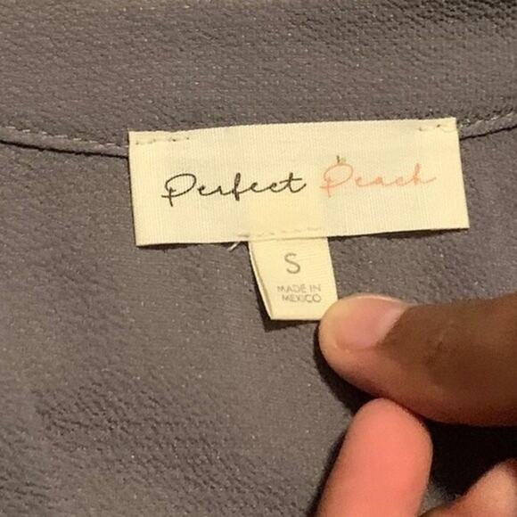 Perfect Peach Blouse Top V neck 3/4 Sleeve Grey Size Small - Picture 6 of 8